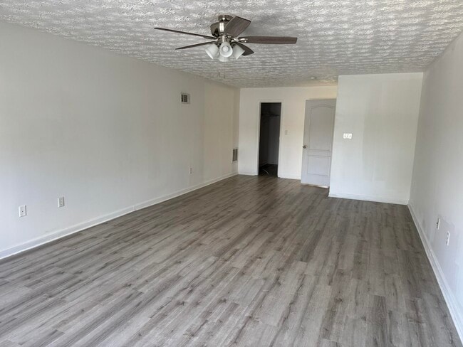 Building Photo - 243 Bay Grove Rd