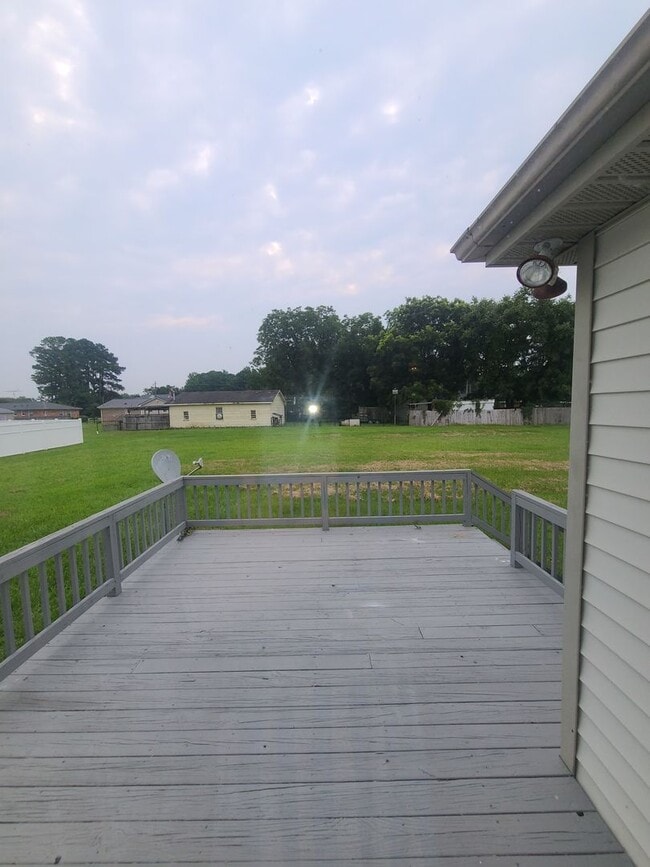 Building Photo - 110 Cambridge Dr