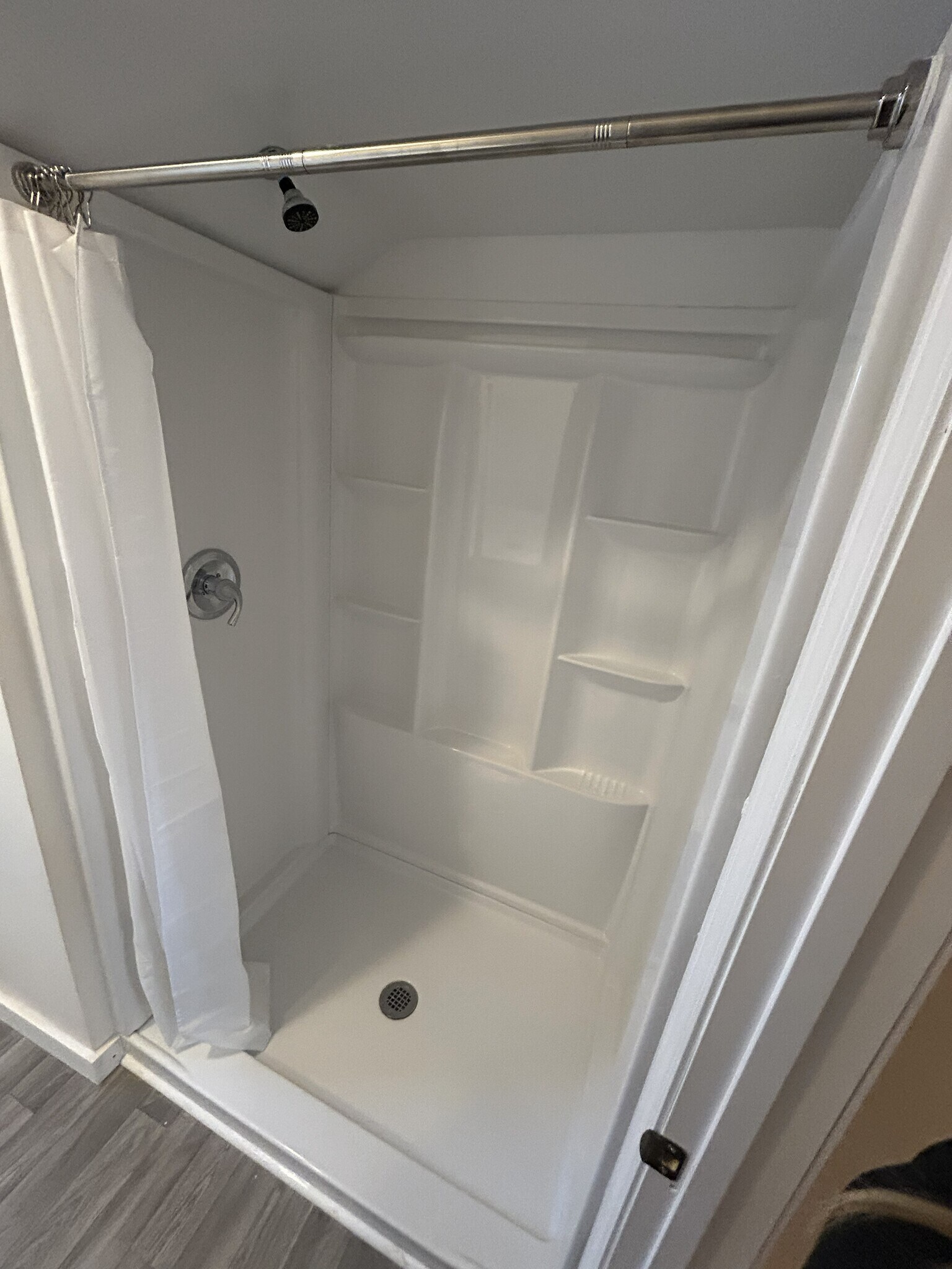 Building Photo - 335 Academy Ave