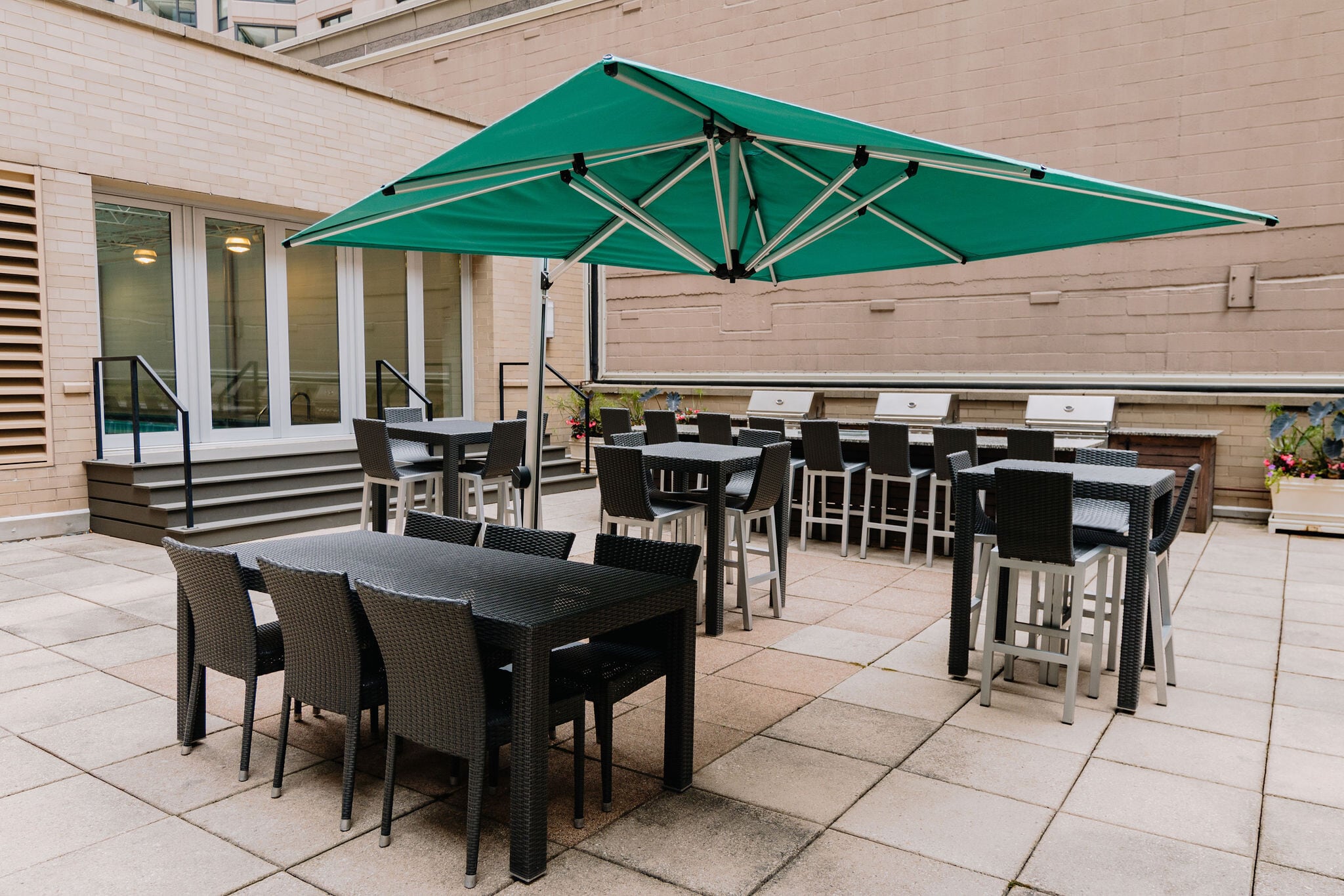 Building Photo - 326 E Ohio St