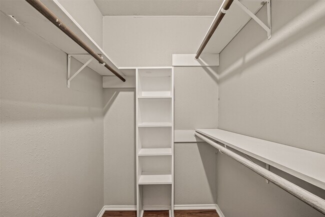 Building Photo - 16451 Cavendish Dr