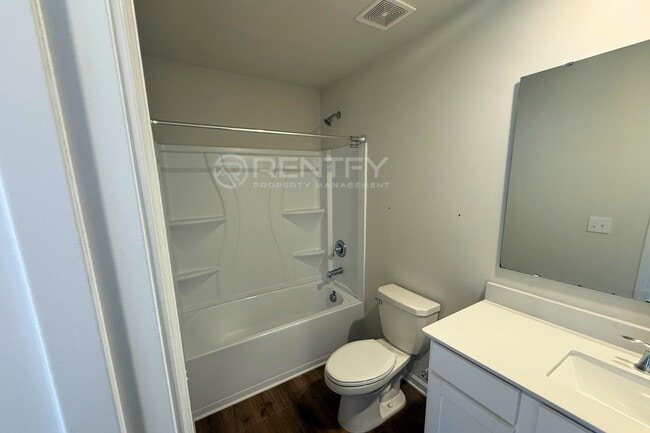 Building Photo - 2802 Legacy Rdg Ln