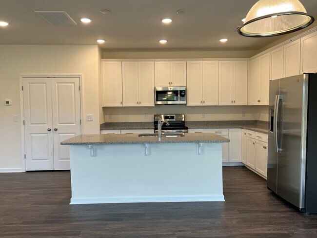 Building Photo - 6039 Haddington Dr