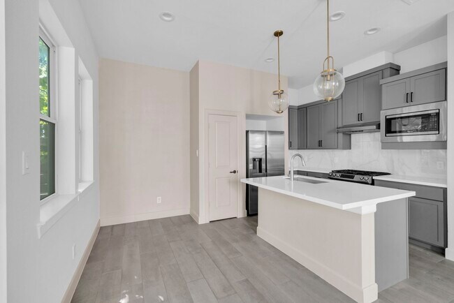 Building Photo - 9551 Neuens Rd