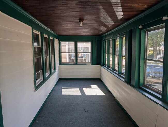 Building Photo - Kron Street, Double