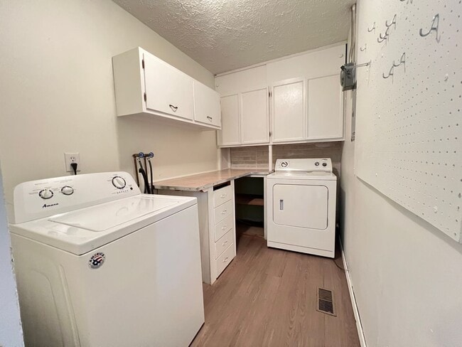 Building Photo - 1206 Mt Vernon Dr