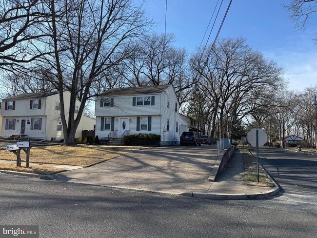 Building Photo - 8743 Orchard Ave
