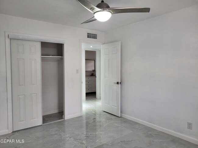 Building Photo - 806 Cortijo Dr