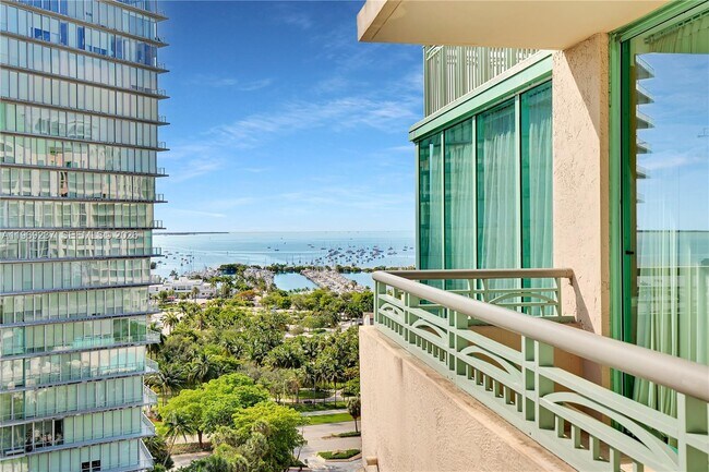 Building Photo - 3350 SW 27th Ave