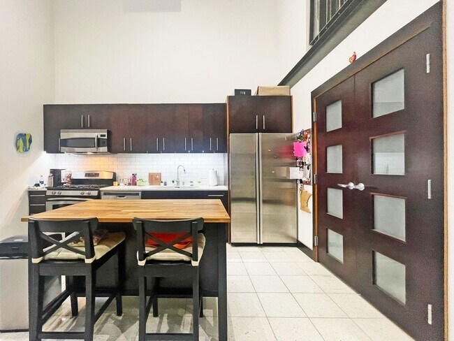 Building Photo - Spacious, Loft in Union Depot with Awesome...