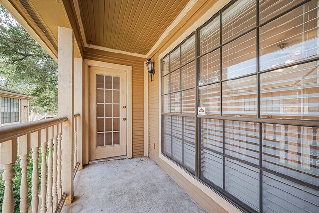 Building Photo - 1311 Antoine Dr