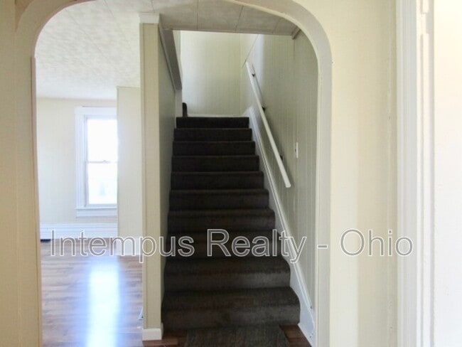 Building Photo - 236 E Winter St