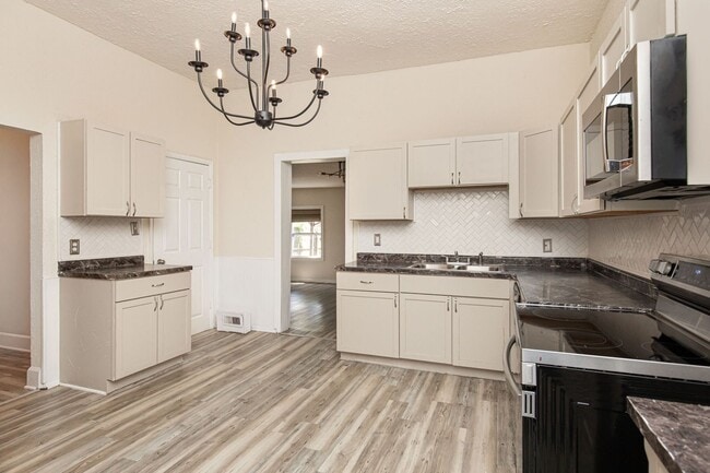 Building Photo - 1209 S Randolph St