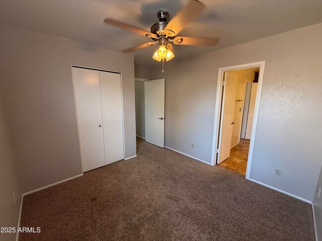 Building Photo - 422 E Wescott Dr