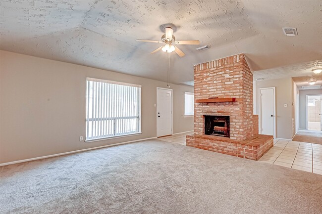 Building Photo - 24130 Silversmith Ln