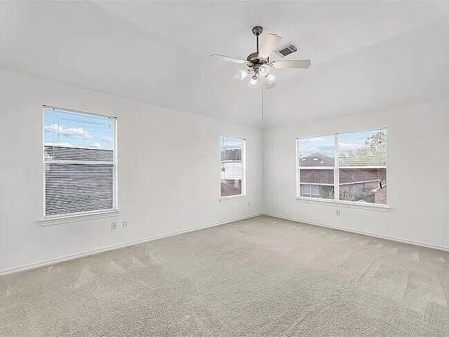 Building Photo - 20127 Broad Run Ln