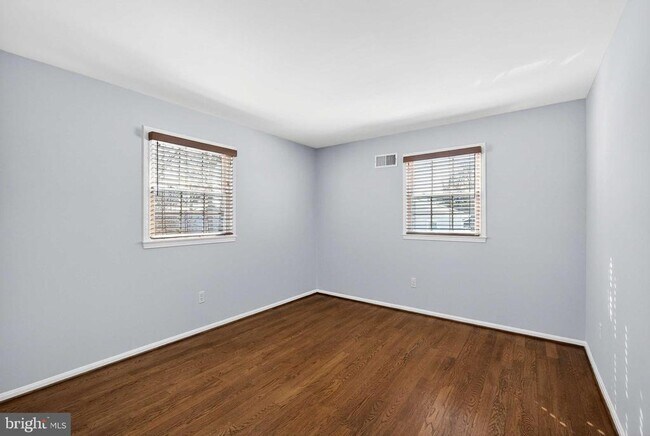 Building Photo - 9125 Donna Dean Dr