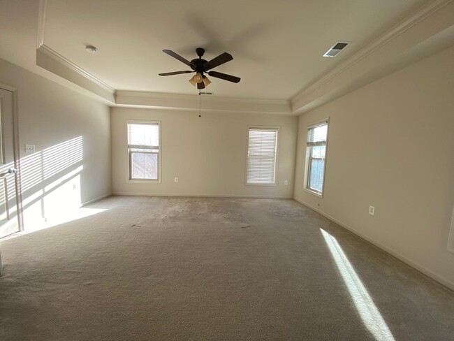 master bedroom - 23347 Tradewind Dr