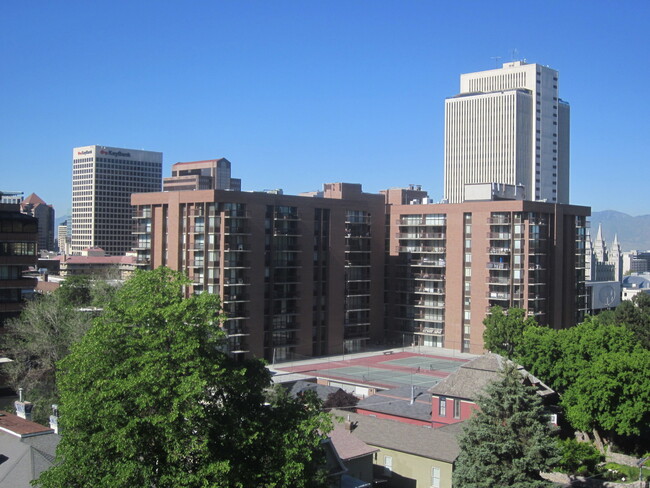 Building Photo - 2 Bedroom Downtown Salt Lake Condo