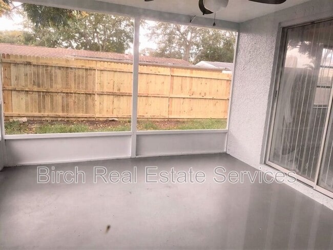 Building Photo - 5304 Penguin Dr