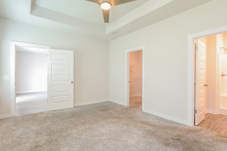 Building Photo - 9949 Hunter Pl