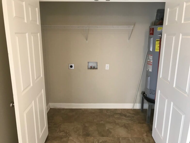 Building Photo - 1829 Rich Rd