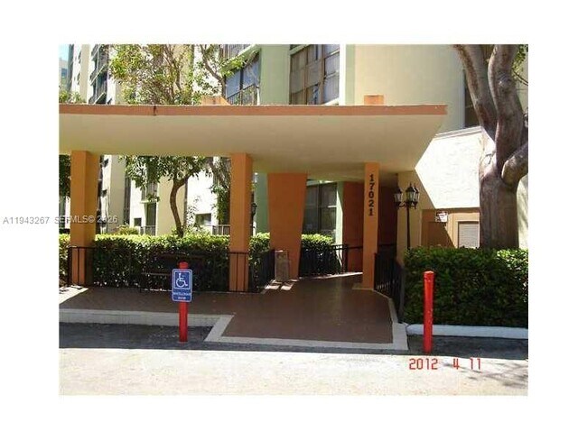 Building Photo - 17021 N Bay Rd