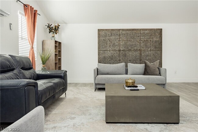 Building Photo - 1913 Birch St