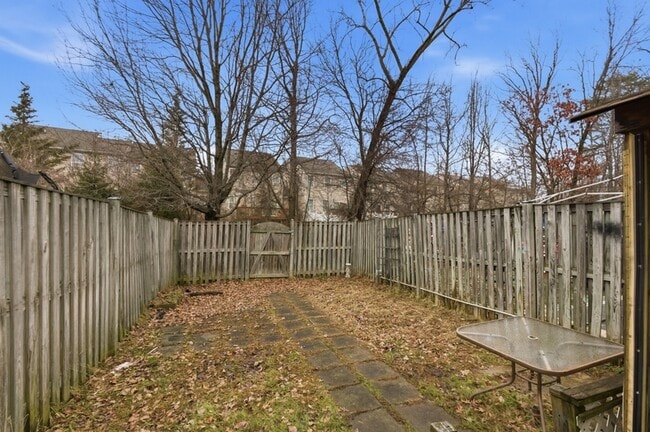 Building Photo - 72 Chelmsford Ct