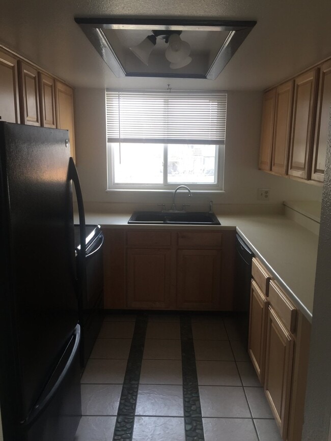 Building Photo - 2 Bdrm/2Bath with 2 Car Garage
