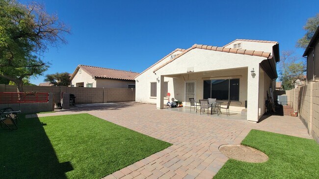 Building Photo - Gorgeous Home with Master Bedroom Downstairs!
