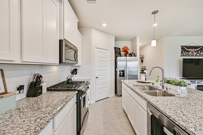 Building Photo - 10409 Deussen Ln