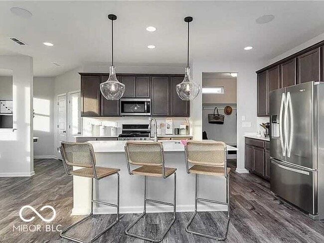 Building Photo - 4894 Oak Hl Dr