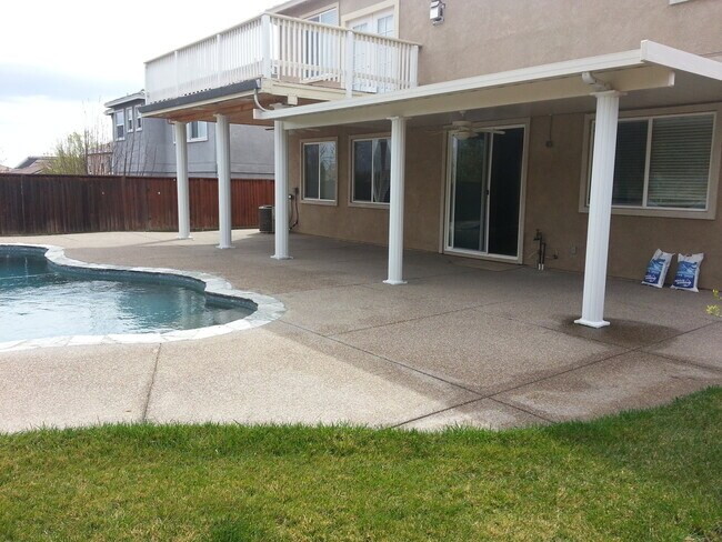 Building Photo - Lovely 5 bedroom Antioch Home