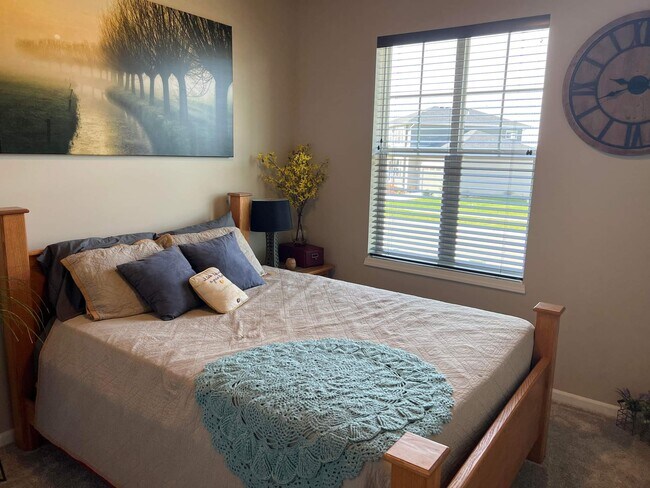 Bedroom 3 - 1827 Waterfall Way