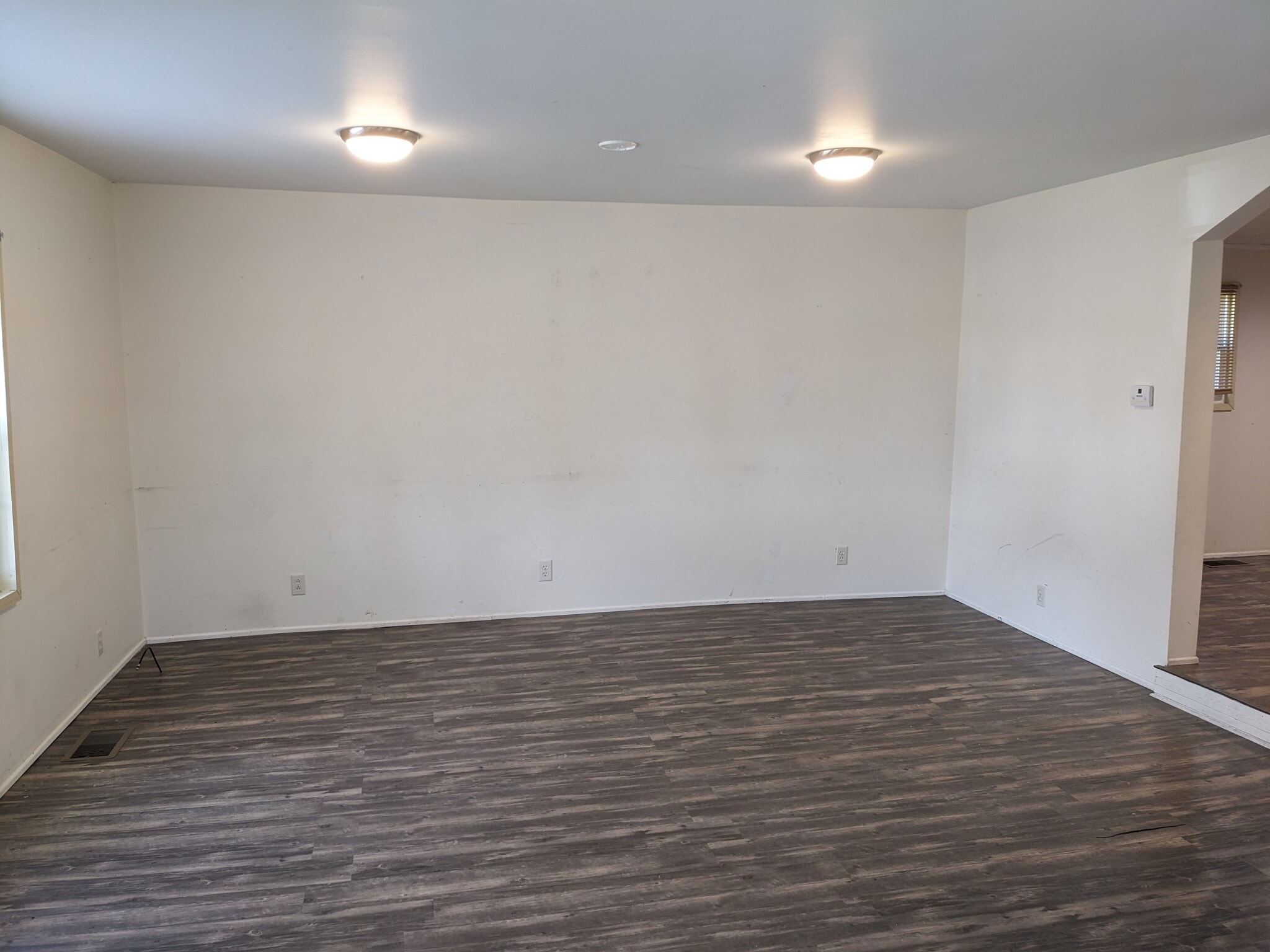 Building Photo - 102 Catherine St