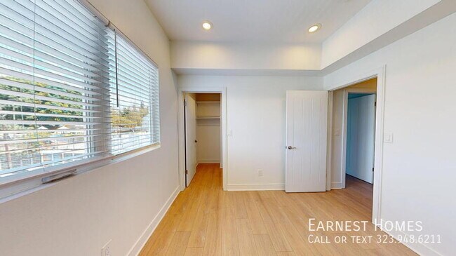 Building Photo - 147 1/2 Roselake Avenue-