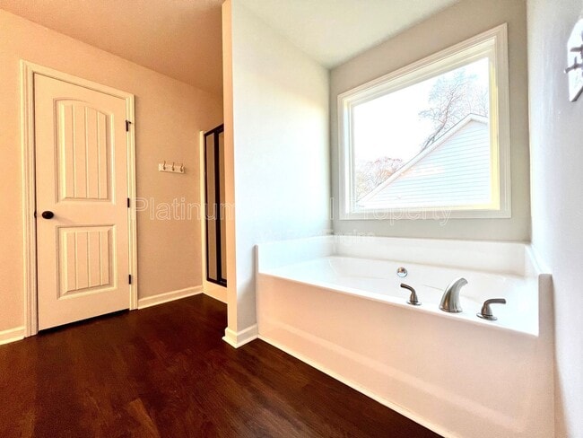 Building Photo - 244 Stonecreek Bnd