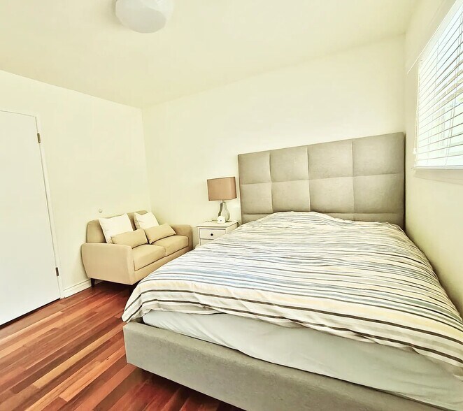 Building Photo - 4719 Dunman Ave
