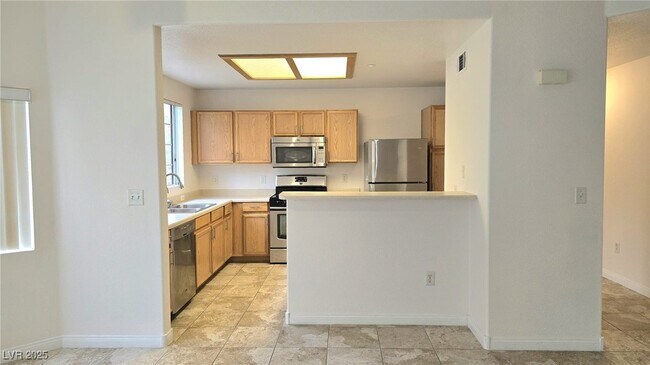 Building Photo - 830 Carnegie St