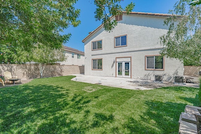 Building Photo - Stunning 5-Bedroom Home with Solar Panels ...
