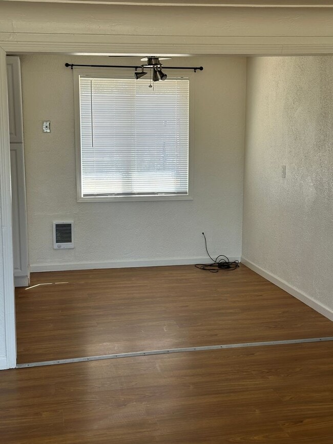 Building Photo - Home for rent, MOVE IN READY!!
