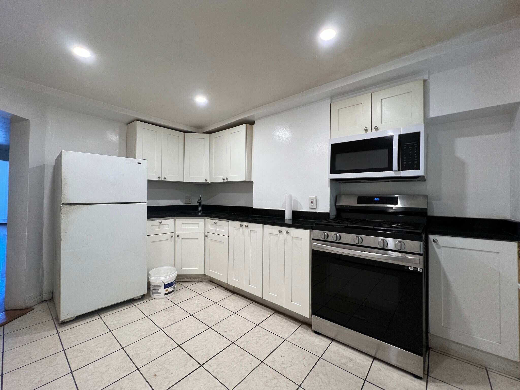 Building Photo - 848 Huntington Ave