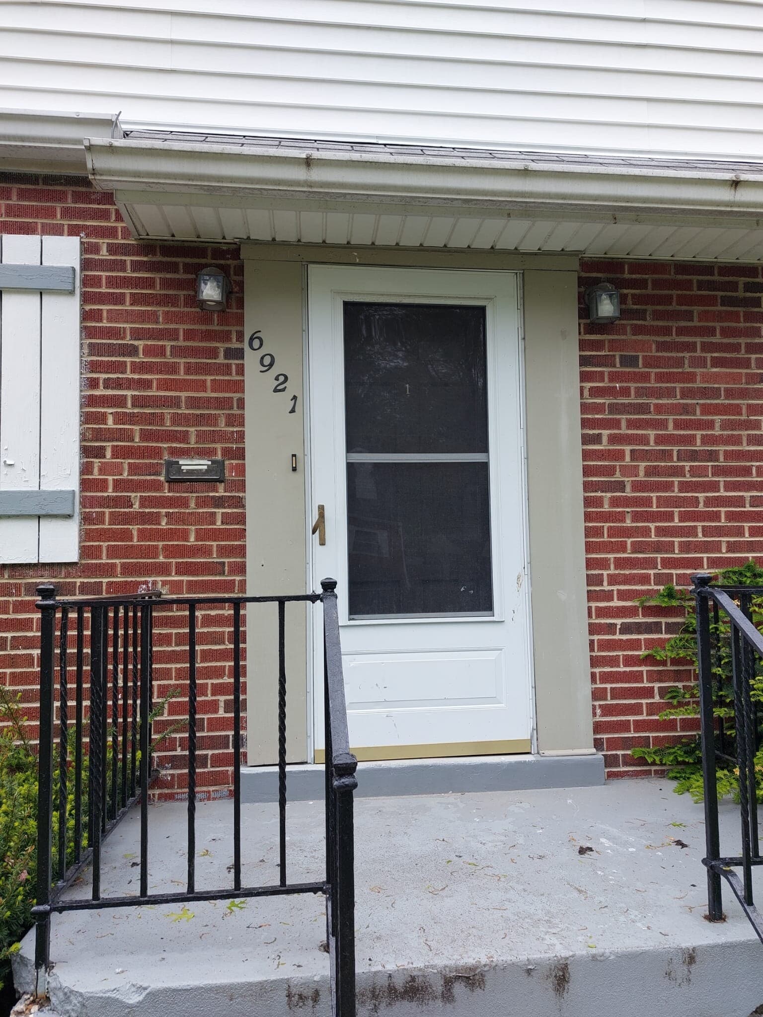 Building Photo - 6921 Pin Oak Dr