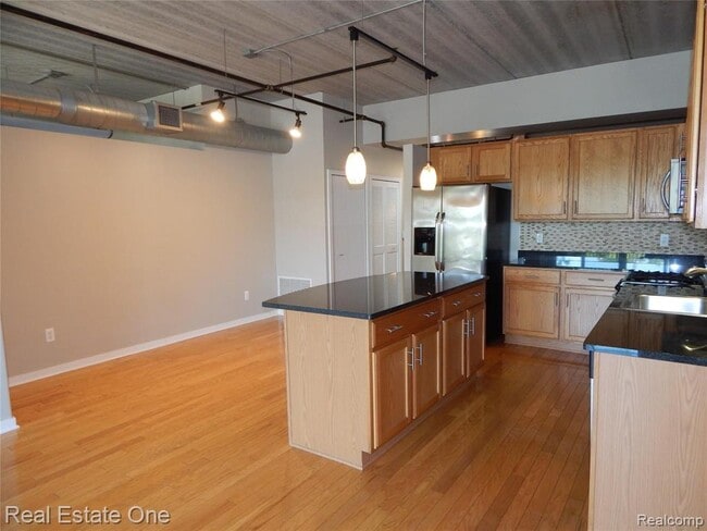 Building Photo - 101 Curry Ave