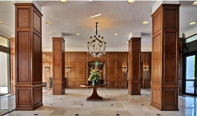 Lobby - 1 Bratenahl Pl