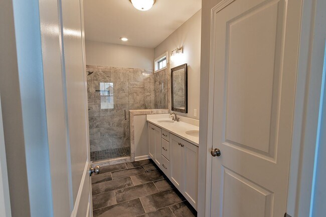 Building Photo - Available 6/01/26 in Woodland Creek