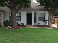 Building Photo - 2704 Newkirk Ct