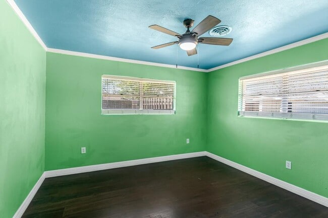 Building Photo - 207 S Temple St