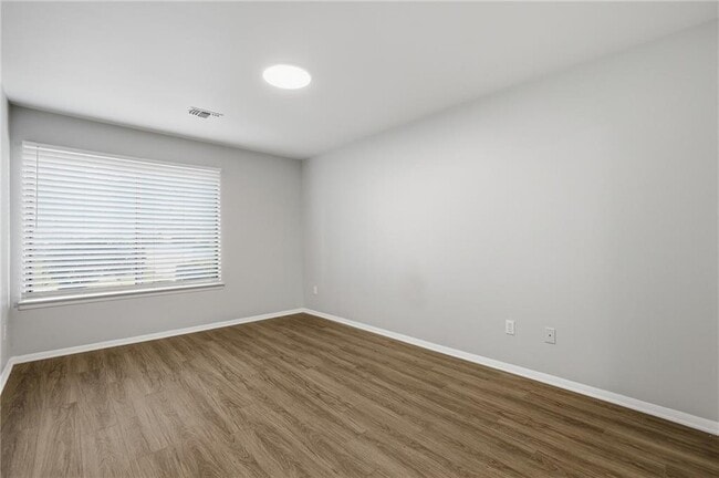 Building Photo - 2183 Surrey Ct